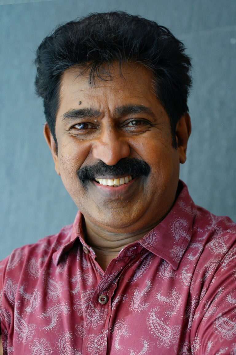 സർക്കാരും അക്കാദമിയും അപമാനിച്ചെന്ന് മുൻ ചെയർമാൻ നടൻ പ്രേംകുമാർ
