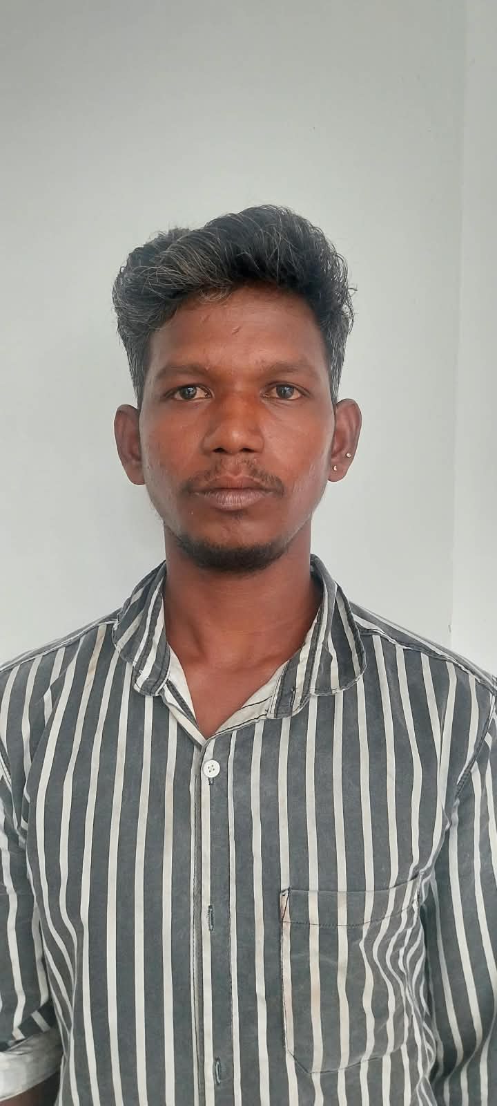 വടശ്ശേരിക്കരയിൽ കടയിൽ മോഷണം നടത്തിയ പ്രതിയെ പെരുനാട് പോലീസ് പിടികൂടി.